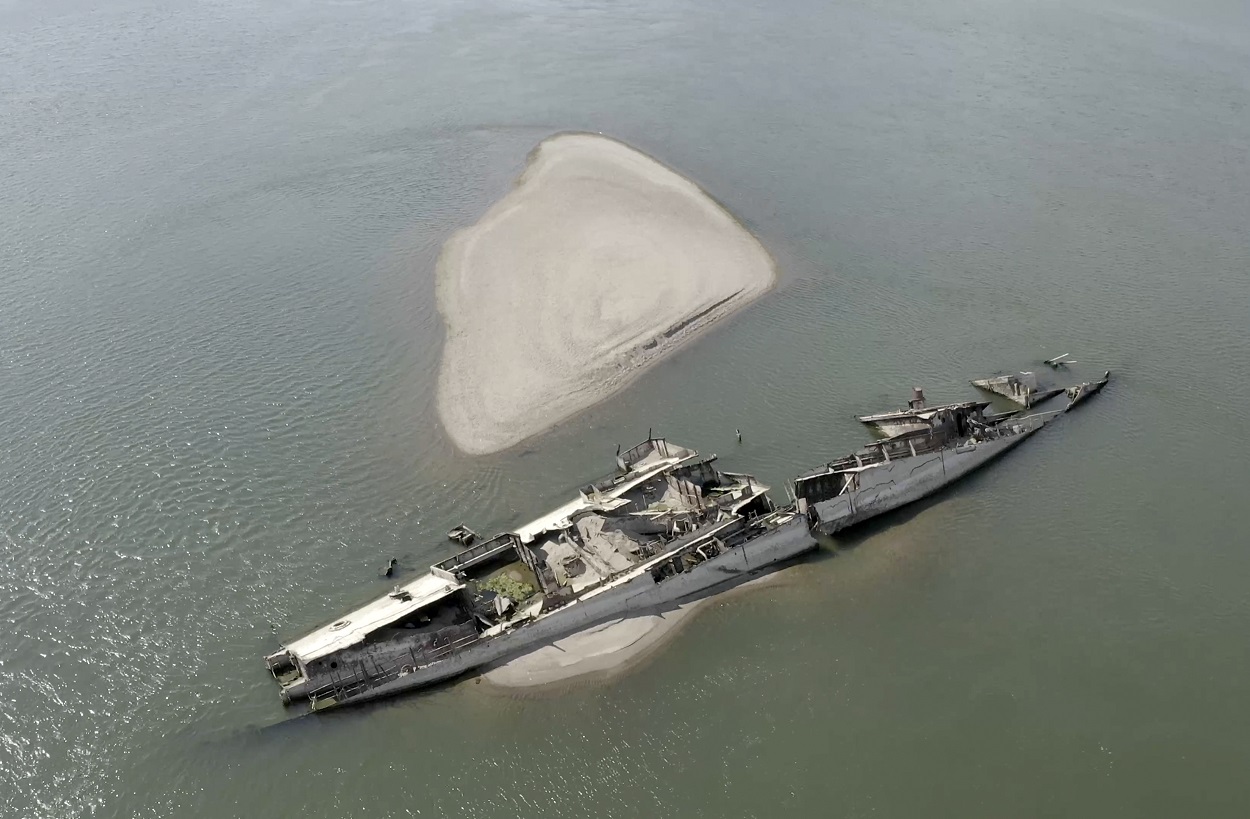 Rhine-Danube Corridor: Removal of Sunken WWII German Vessels from the Danube, Prahovo Sector